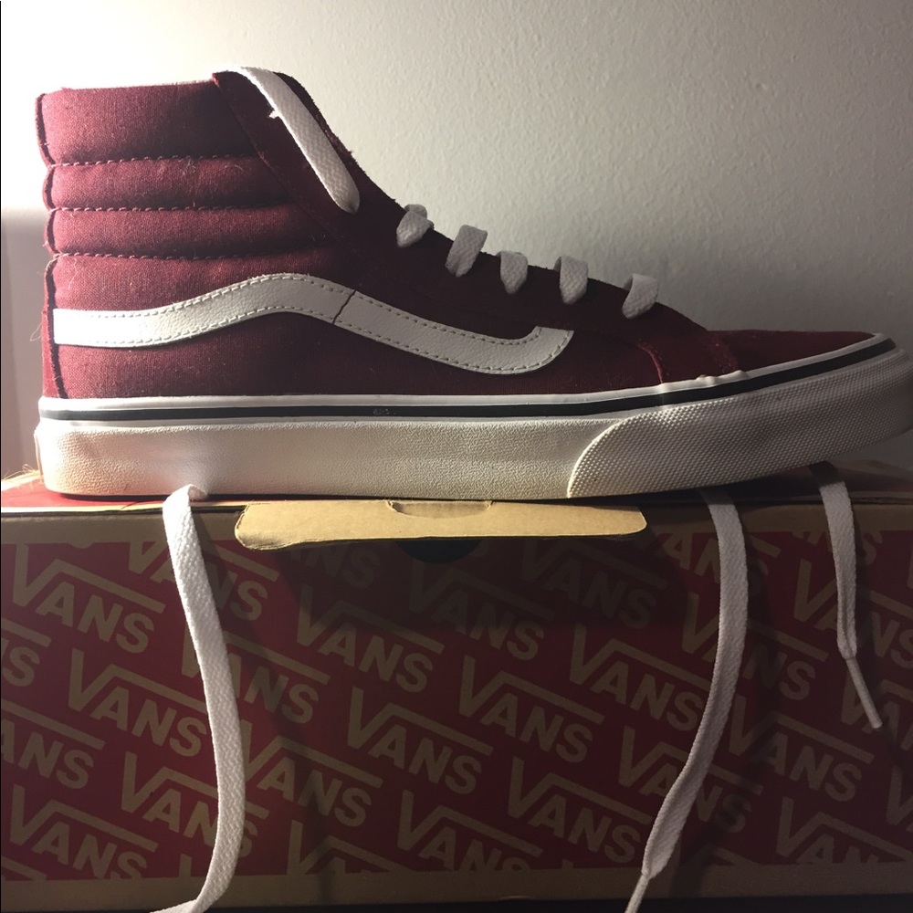Maroon skate-Hi vans size 8